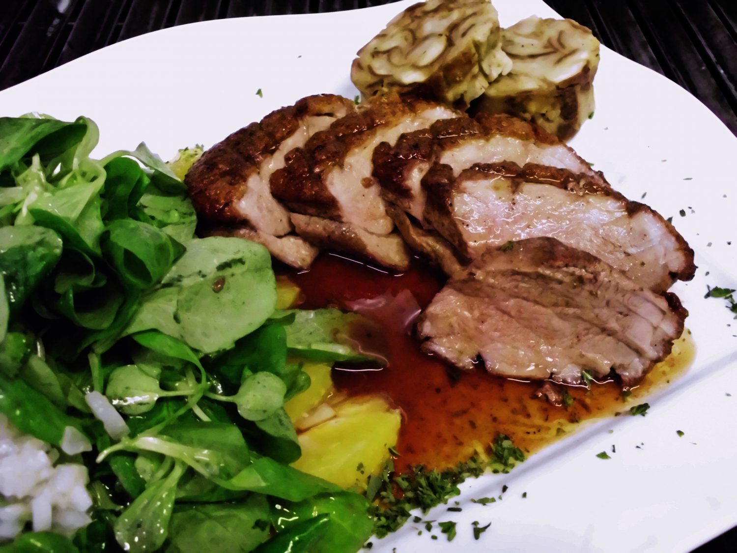 Entenbrust an Feldsalat mit Brz´nknödel zoom | Aubeles Restaurant